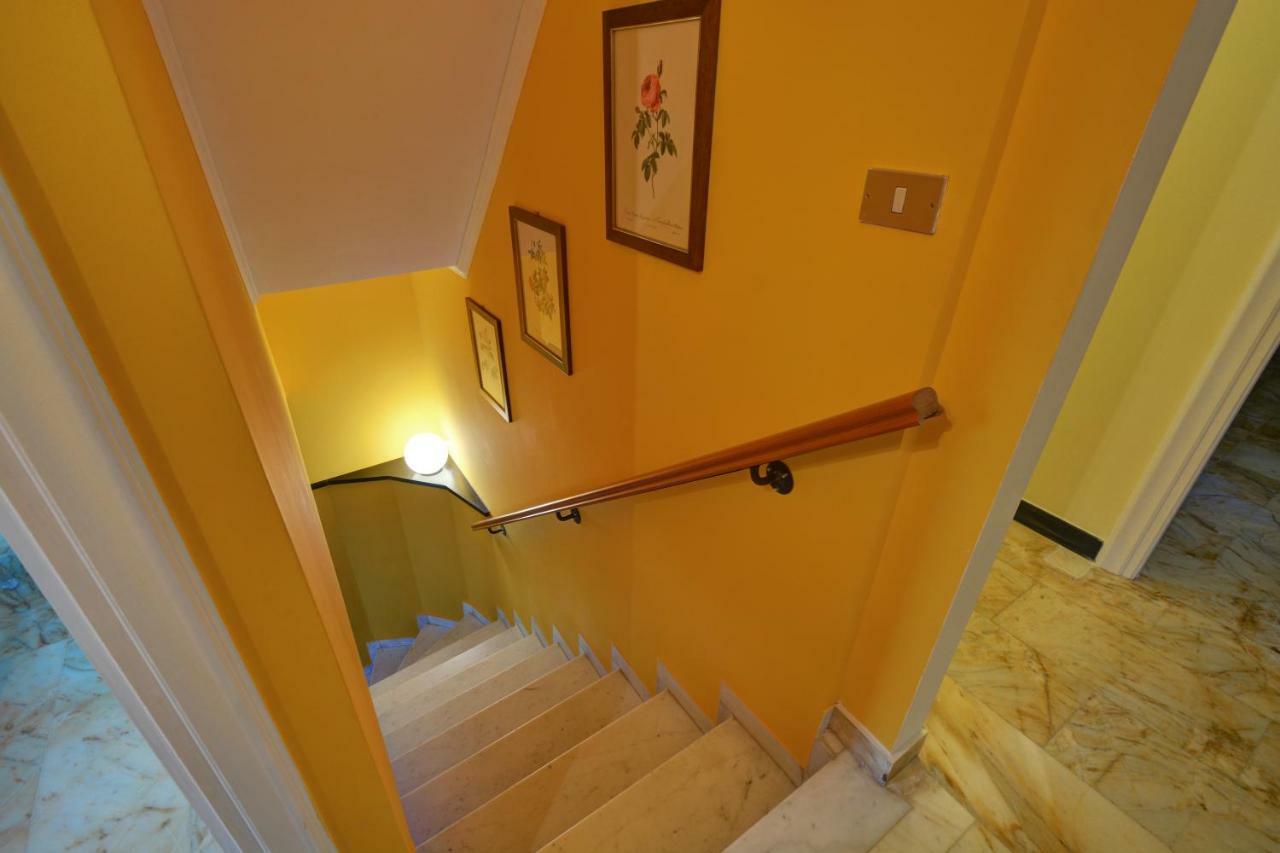 B&B La Rosa Segreta Genoa Exterior photo